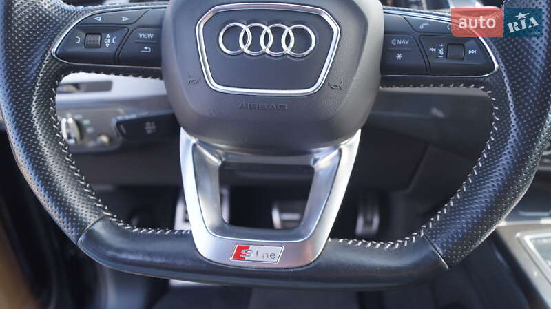 Внедорожник / Кроссовер Audi Q7 2017 в Ровно