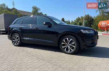Внедорожник / Кроссовер Audi Q7 2016 в 