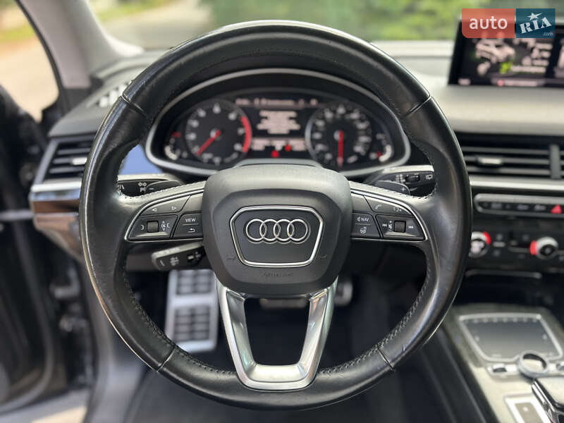 Внедорожник / Кроссовер Audi Q7 2016 в Киеве