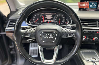 Внедорожник / Кроссовер Audi Q7 2016 в 