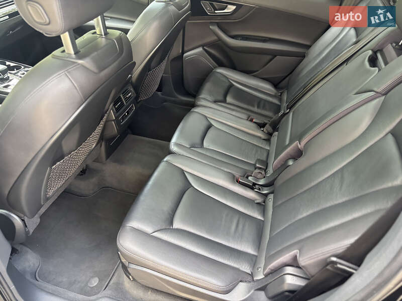 Внедорожник / Кроссовер Audi Q7 2016 в Киеве