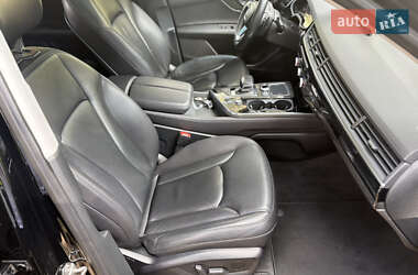 Внедорожник / Кроссовер Audi Q7 2016 в 