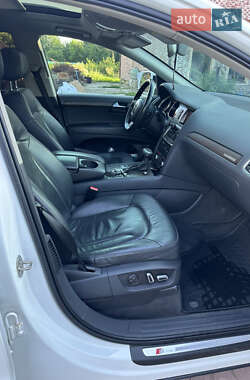Внедорожник / Кроссовер Audi Q7 2010 в 