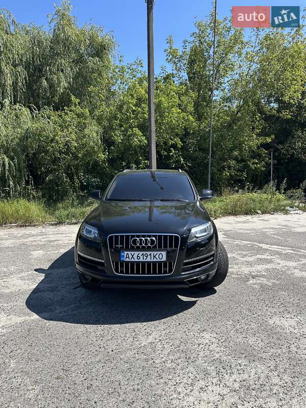 Позашляховик / Кросовер Audi Q7 2014 в Києві