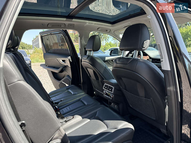 Внедорожник / Кроссовер Audi Q7 2019 в Киеве