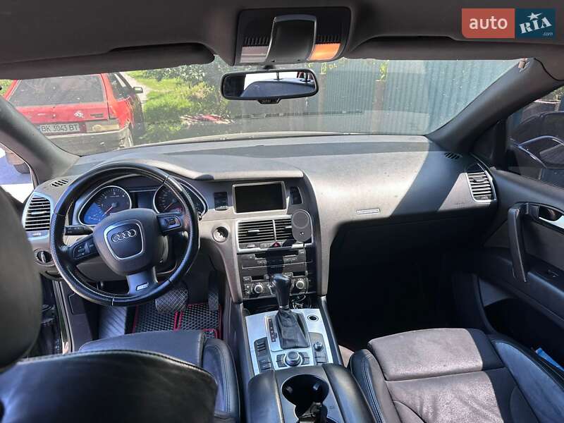 Позашляховик / Кросовер Audi Q7 2006 в Рівному