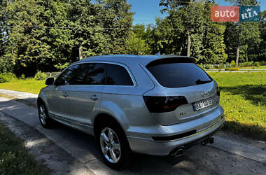 Внедорожник / Кроссовер Audi Q7 2015 в 