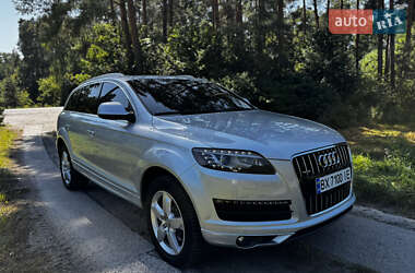 Внедорожник / Кроссовер Audi Q7 2015 в 