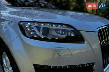 Внедорожник / Кроссовер Audi Q7 2015 в 