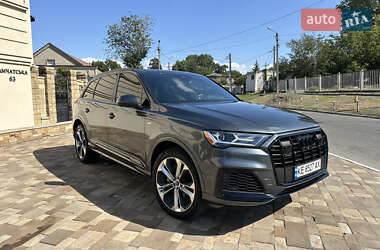 Внедорожник / Кроссовер Audi Q7 2021 в 