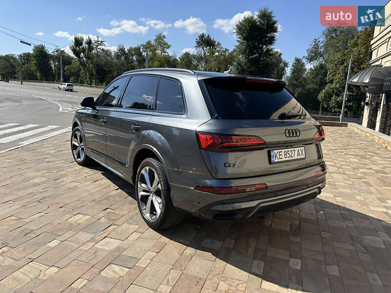 Внедорожник / Кроссовер Audi Q7 2021 в Днепре фото 6 Внедорожник / Кроссовер Audi Q7 2021 в Днепре