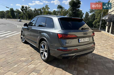 Внедорожник / Кроссовер Audi Q7 2021 в 