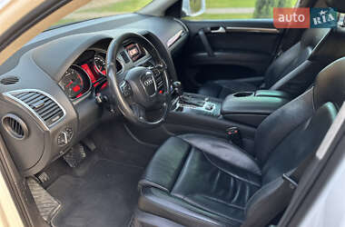 Внедорожник / Кроссовер Audi Q7 2011 в 