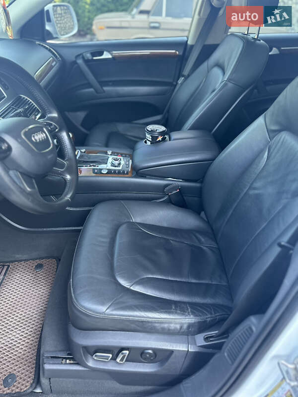 Внедорожник / Кроссовер Audi Q7 2013 в Волочиске