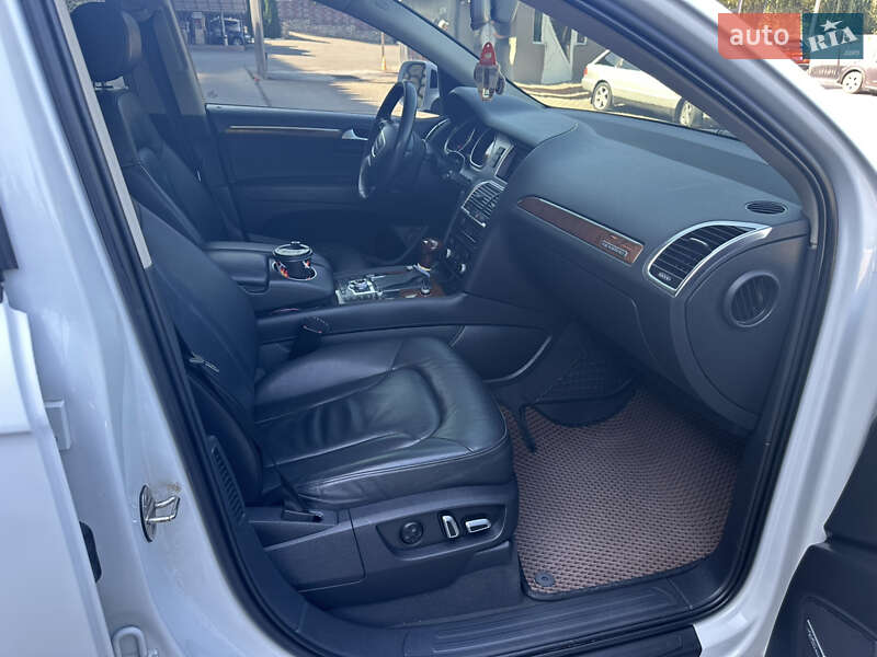 Внедорожник / Кроссовер Audi Q7 2013 в Волочиске