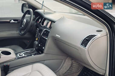 Внедорожник / Кроссовер Audi Q7 2006 в 
