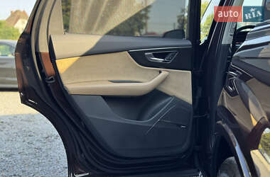 Внедорожник / Кроссовер Audi Q7 2020 в 