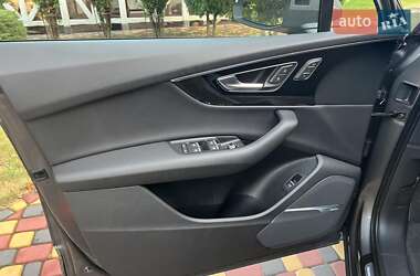 Внедорожник / Кроссовер Audi Q7 2017 в 