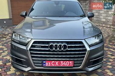 Внедорожник / Кроссовер Audi Q7 2017 в 