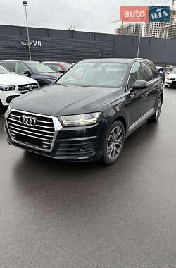 Позашляховик / Кросовер Audi Q7 2016 в Києві