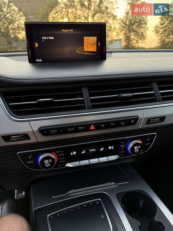 Позашляховик / Кросовер Audi Q7 2016 в Рівному