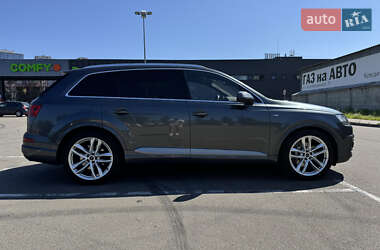 Внедорожник / Кроссовер Audi Q7 2016 в Киеве