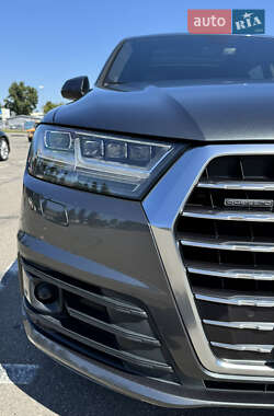 Внедорожник / Кроссовер Audi Q7 2016 в Киеве