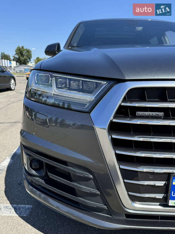Позашляховик / Кросовер Audi Q7 2016 в Києві