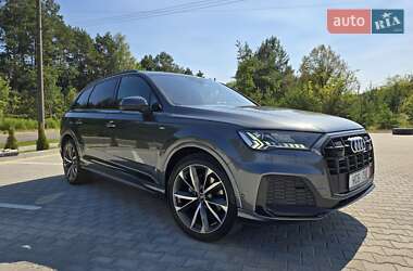 Внедорожник / Кроссовер Audi Q7 2021 в 