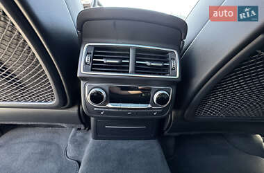 Внедорожник / Кроссовер Audi Q7 2016 в 