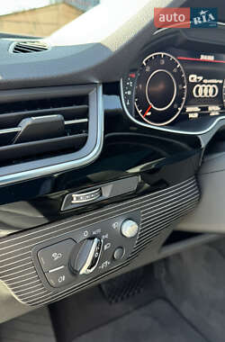 Внедорожник / Кроссовер Audi Q7 2016 в 