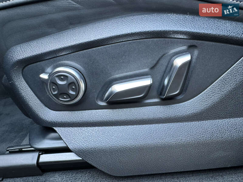 Позашляховик / Кросовер Audi Q7 2016 в Києві