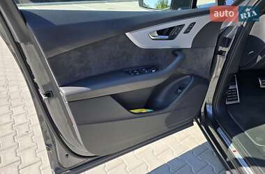 Внедорожник / Кроссовер Audi Q7 2021 в 