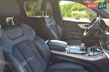 Внедорожник / Кроссовер Audi Q7 2021 в 