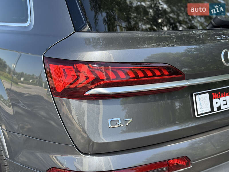 Позашляховик / Кросовер Audi Q7 2021 в Києві