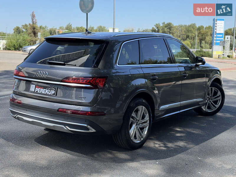 Позашляховик / Кросовер Audi Q7 2021 в Києві
