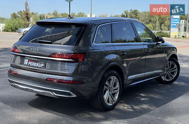 Внедорожник / Кроссовер Audi Q7 2021 в 