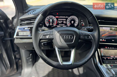 Внедорожник / Кроссовер Audi Q7 2021 в 
