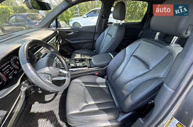 Внедорожник / Кроссовер Audi Q7 2021 в 