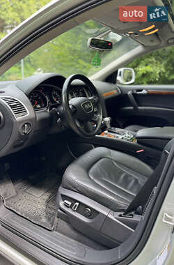 Внедорожник / Кроссовер Audi Q7 2013 в 