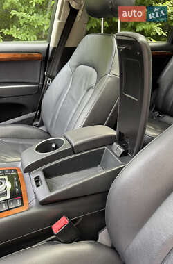 Внедорожник / Кроссовер Audi Q7 2013 в 