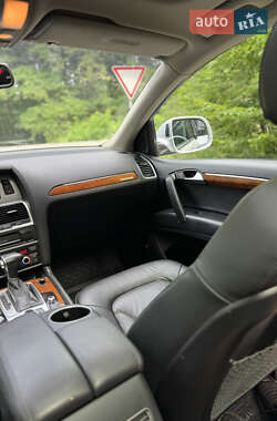 Внедорожник / Кроссовер Audi Q7 2013 в 