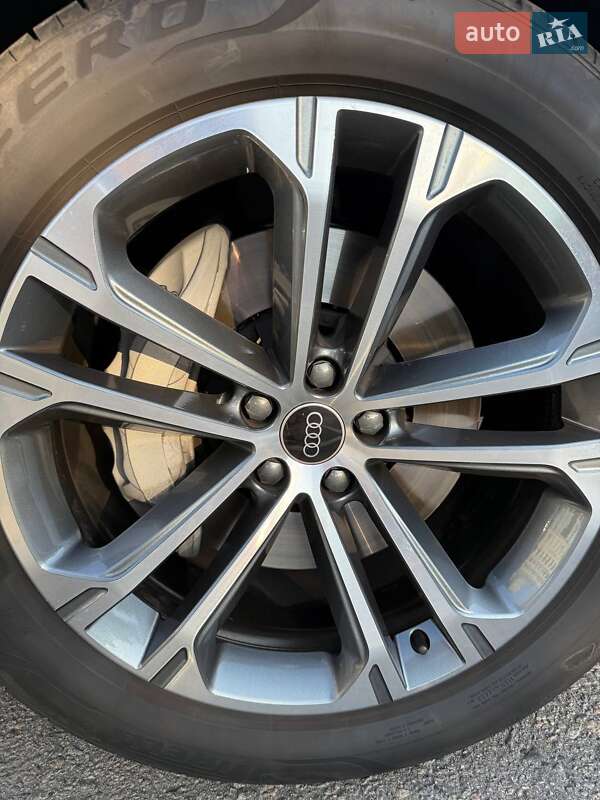 Внедорожник / Кроссовер Audi Q7 2025 в Киеве