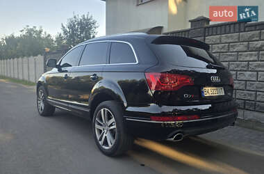 Внедорожник / Кроссовер Audi Q7 2013 в 