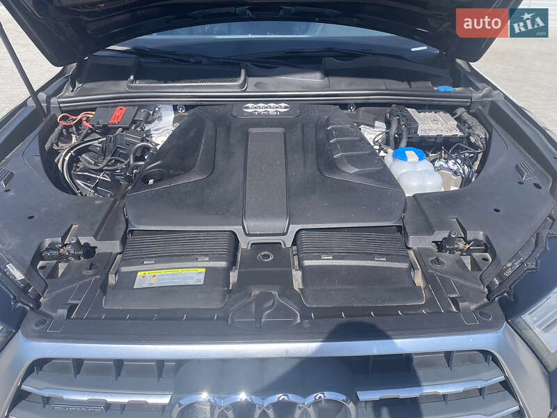 Позашляховик / Кросовер Audi Q7 2017 в Вінниці