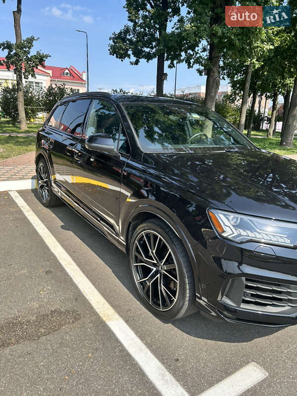 Внедорожник / Кроссовер Audi Q7 2020 в Петропавловской Борщаговке