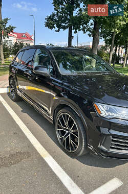 Внедорожник / Кроссовер Audi Q7 2020 в 
