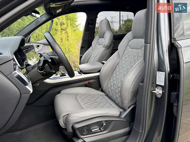 Внедорожник / Кроссовер Audi Q7 2021 в Киеве