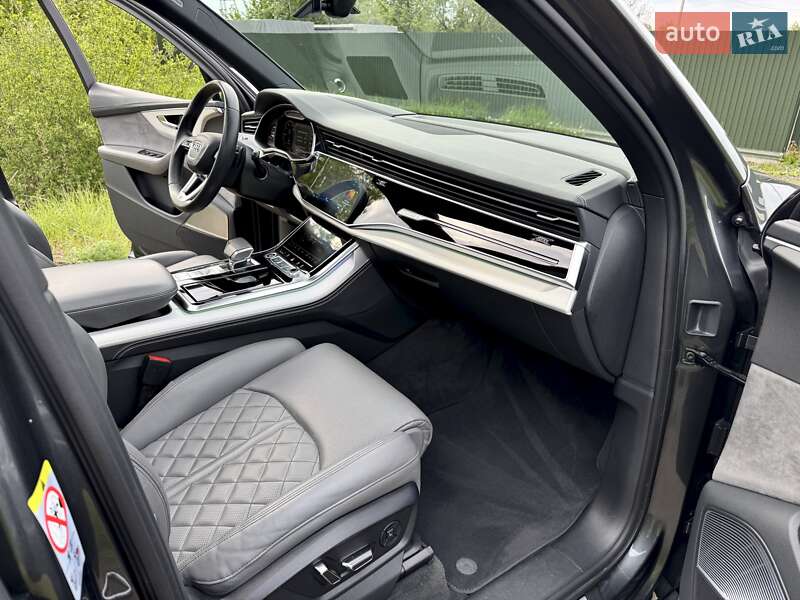Внедорожник / Кроссовер Audi Q7 2021 в Киеве