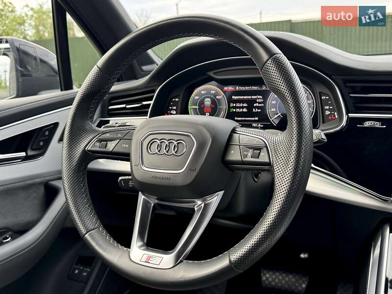 Внедорожник / Кроссовер Audi Q7 2021 в Киеве